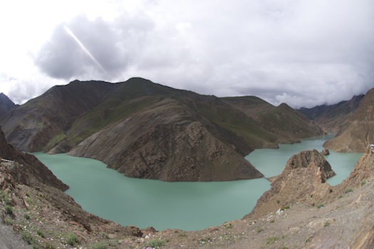 alt text for image of tibetan mountain pass