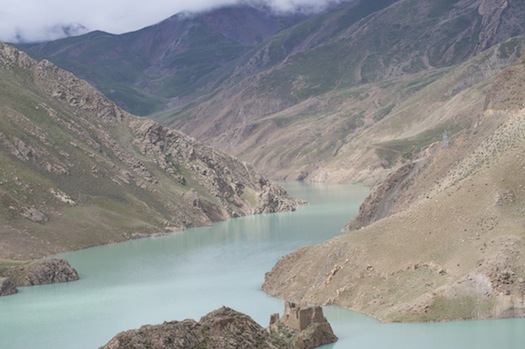 alt text for image of Tibetan mountain pass