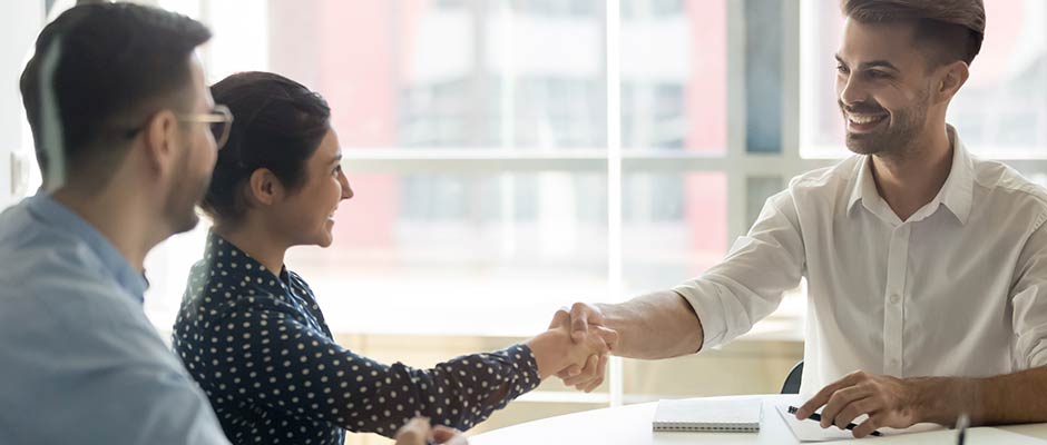 businesspeople shaking hands