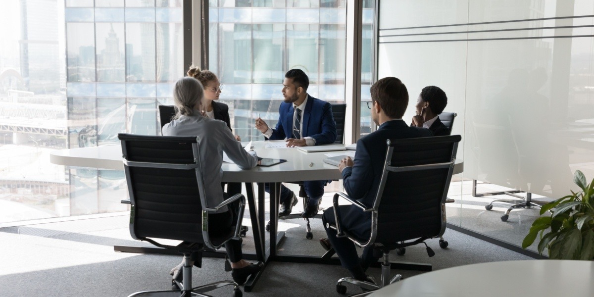 How to Displace Competitors and Win High-Value Enterprise Clients