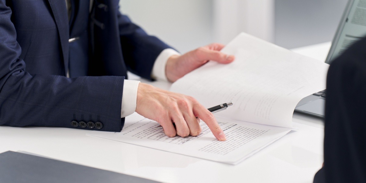 Mastering B2B Sales Negotiations: 20 Offensive and Defensive Tactics