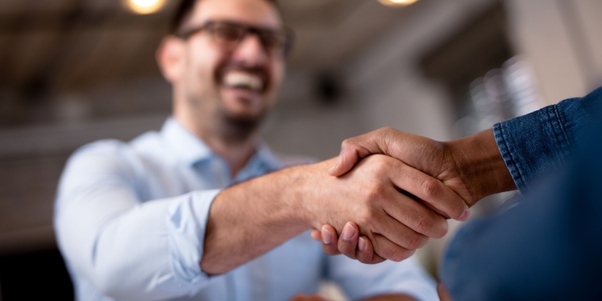 How to Transform from a Salesperson to a Trusted Advisor and Skyrocket Your Sales